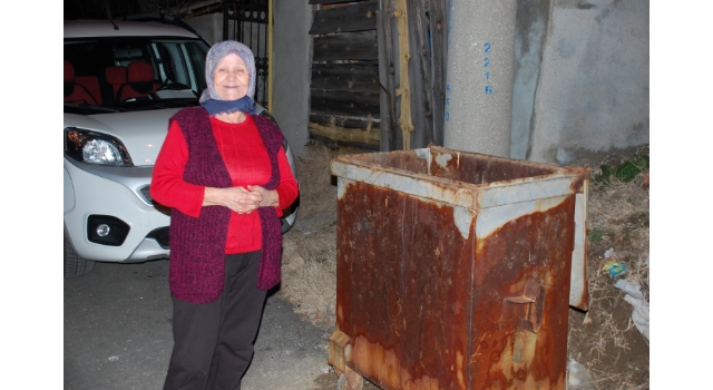 Keşan'da yeni doğan bebeği çöpe attılar