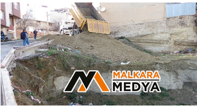 Malkara'da korkutan çukur dolduruldu