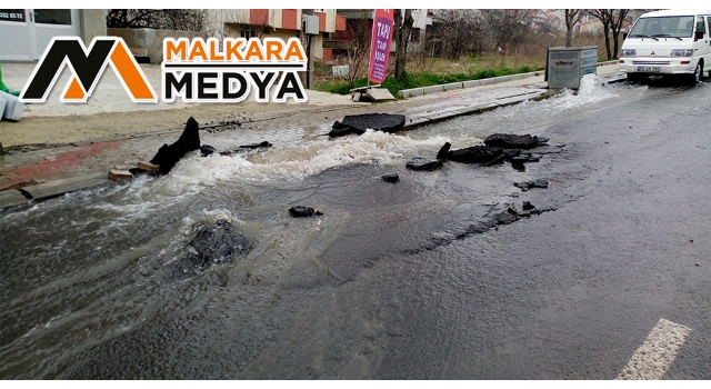 Malkara'da vana patladı, cadde göle döndü