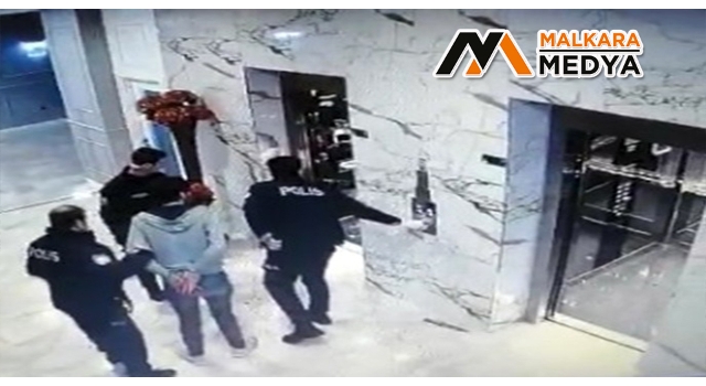 Rambo bıçağıyla önce arkadaşını sonra kendini bıçakladı: 2 ölü