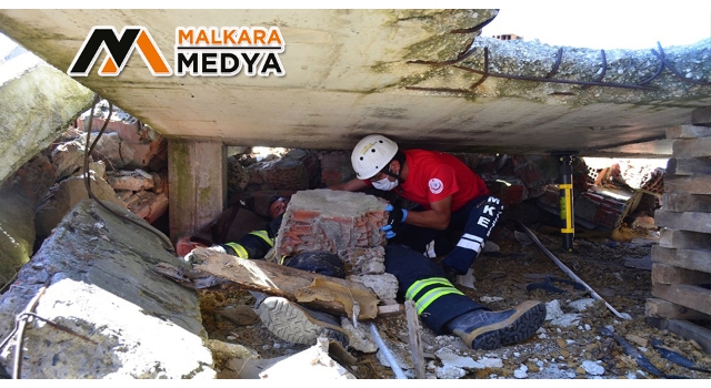 Tekirdağ’da deprem tatbikatı gerçeğini aratmadı