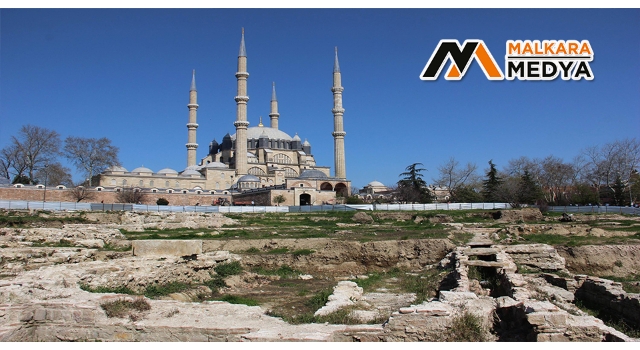 Mimar Sinan 445 yıl önce kendisini yaptı, şimdi meydanı yapılamıyor