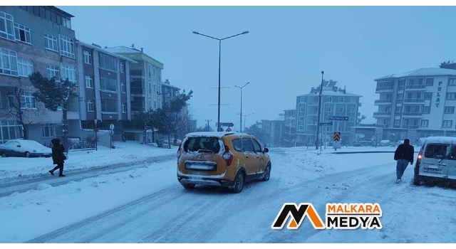 Malkara'da kar yağışı hayatı olumsuz etkiledi