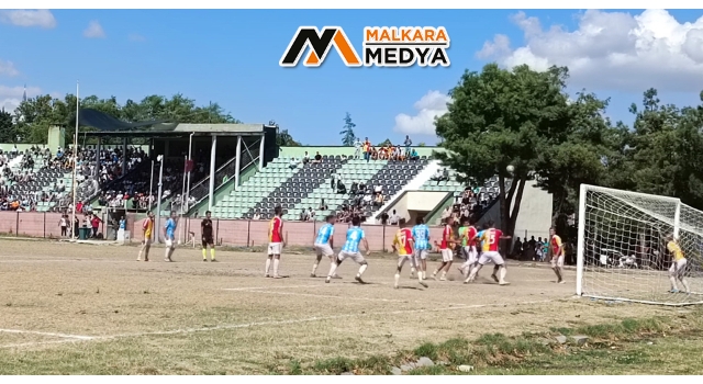 Malkara Muhtarlar Derneği Futbol Turnuvası’nda Çeyrek Final Heyecanı Yaşandı