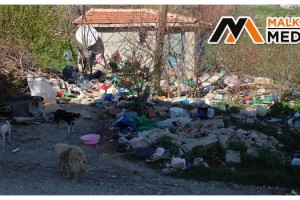 Malkara'da çöp ev temizlenmeyi bekliyor
