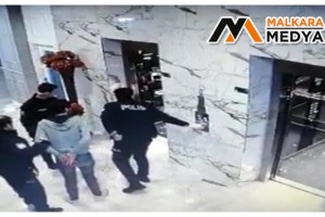 Rambo bıçağıyla önce arkadaşını sonra kendini bıçakladı: 2 ölü