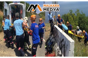 Seyir halindeki otomobil 40 metre uçurumdan yuvarlandı