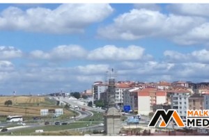 Güvenlik önlemleri olmadan on metrelerce yükseğe çıktı