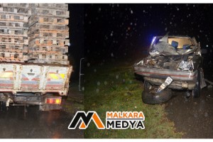 Malkara'da otomobil kamyonete arkadan çarptı: 1 yaralı