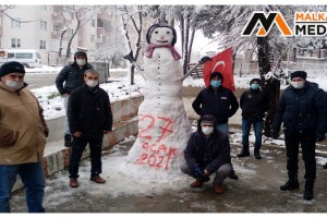 Malkara'da 3 metrelik dev kardan adam ilgi odağı oldu