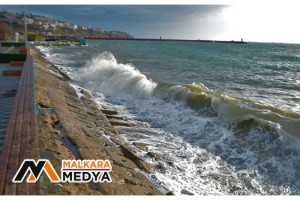 Marmara'da deniz ulaşımına fırtına engeli