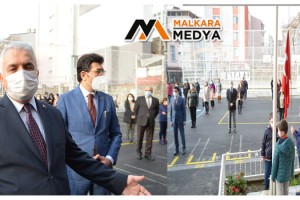Okulda bayrak törenine katılan Vali: “Bu yalnızlık bizi hüzünlendiriyor”