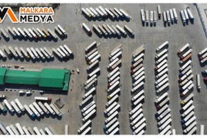 Kapıkule’de tüm zamanların rekoru kırıldı: 24 saatte tam bin 438 tır