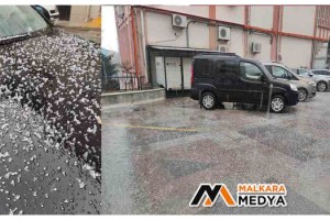 Malkara’da 20 dakika süren dolu yağışı etkili oldu