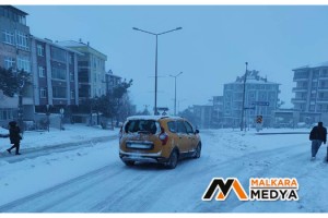 Malkara'da kar yağışı hayatı olumsuz etkiledi