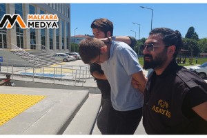 Bir hafta önce boşandığı eski eşini ve 3 yaşındaki oğlunu bıçaklayarak öldürdü