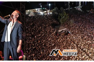 Tekirdağ’da Altun rüzgarı: Konser alanını dolduran vatandaşlar havadan görüntülendi