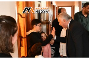 Vali Aziz Yıldırım, Malkara'da Depremzede Vatandaşlarımızın Acısını Paylaştı