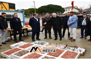 Tekirdağ’daki Balıkçılar Depremzedeler İçin Ağlarını Denize Bıraktı
