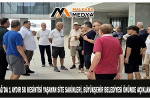 Tekirdağ’da 1 aydır su kesintisi yaşayan site sakinleri, büyükşehir belediyesi önünde açıklama yaptı